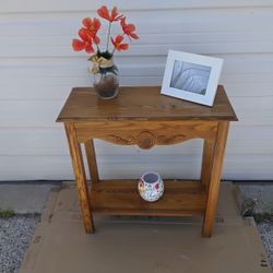 Nice Decorative Wooden Hallway Table Or Phone Table With 2- Shelves Very Clean Like New. 