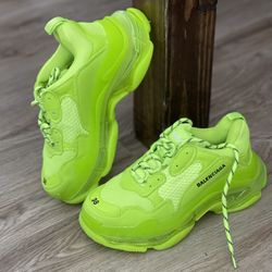 Triple s top balenciaga neon green