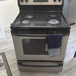 Hotpoint Electric Stove / Oven – Fully Working