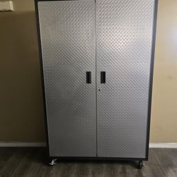 Large Gladiator Metal Cabinet 48L 18W 72H

