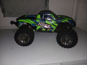 Traxxas Hoss VXL with light kit