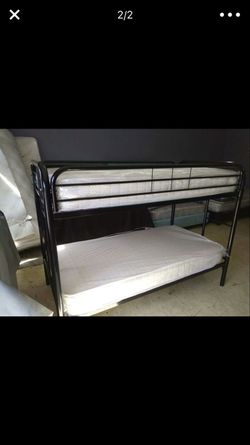 Twin/twin bunk bed