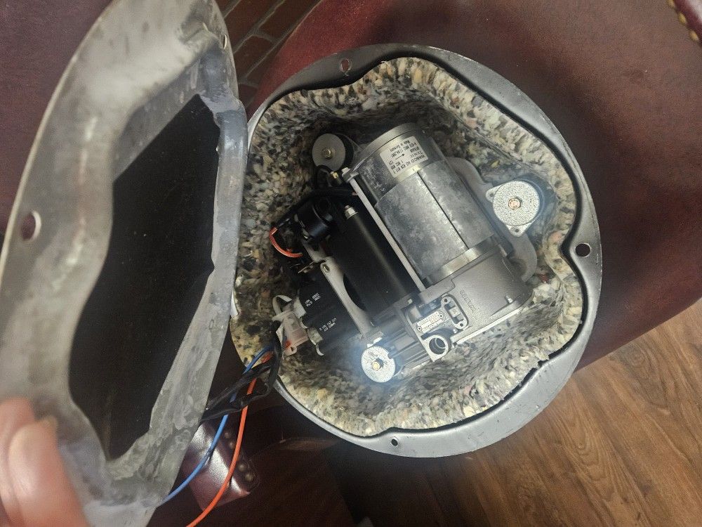 2001 BMW X5 air suspension compressor