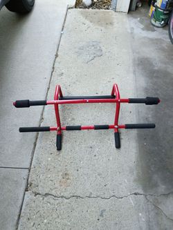 Pull up bar