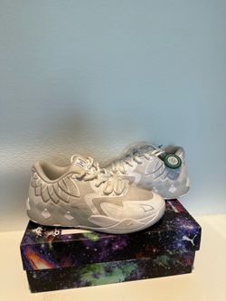 PUMA LaMelo Ball MB.01 GS Kids Basketball Sneakers White/Silver 6.5Y