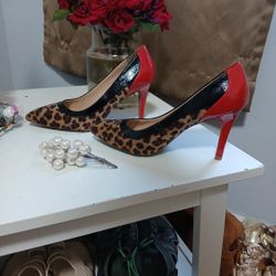 RAMPAGE LEOPARD HEELS SZ 8