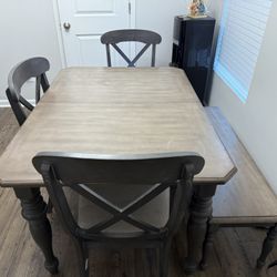 Extendable Dining Table+ 3chairs+bench