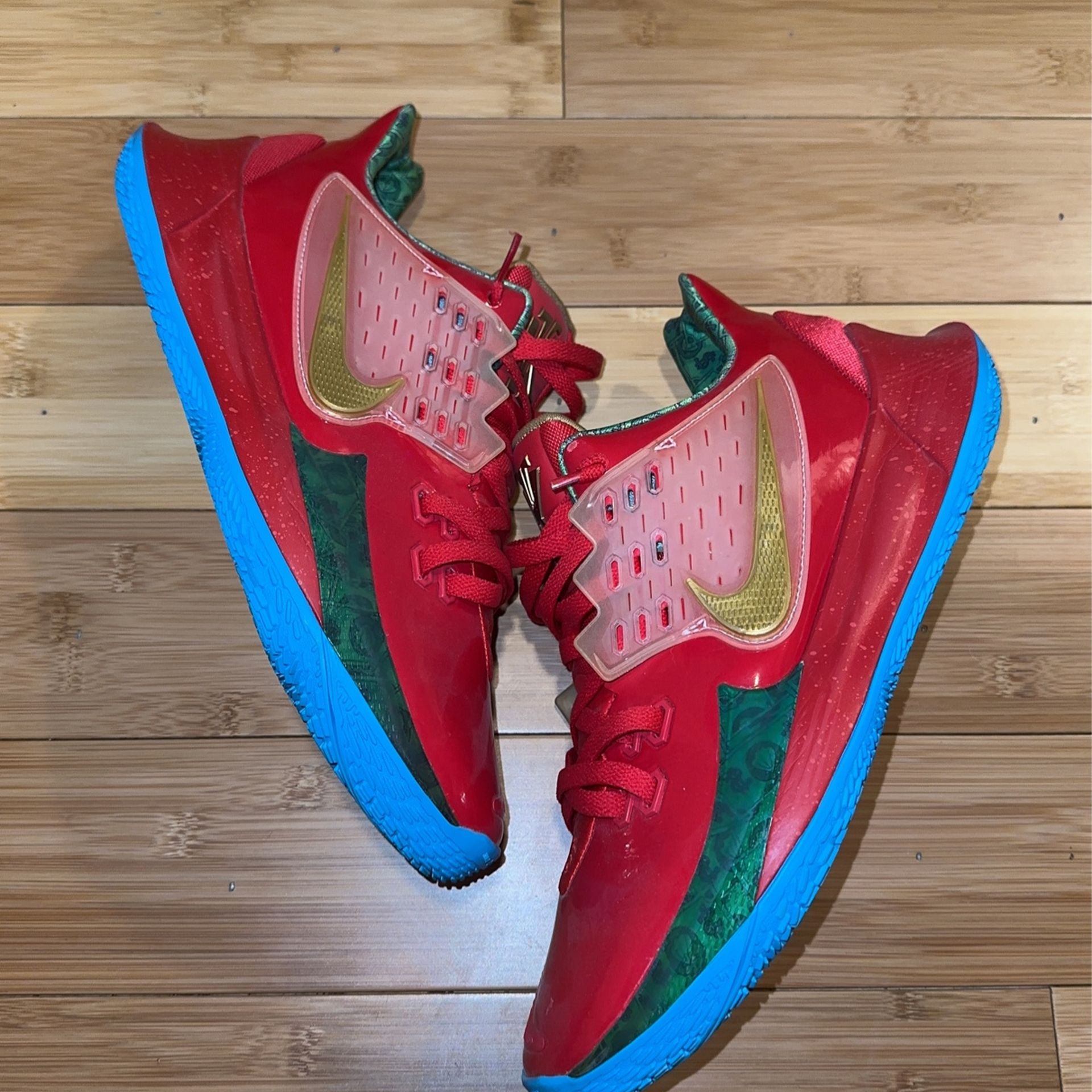 Nike Kyrie Krabs SpongeBob Pack