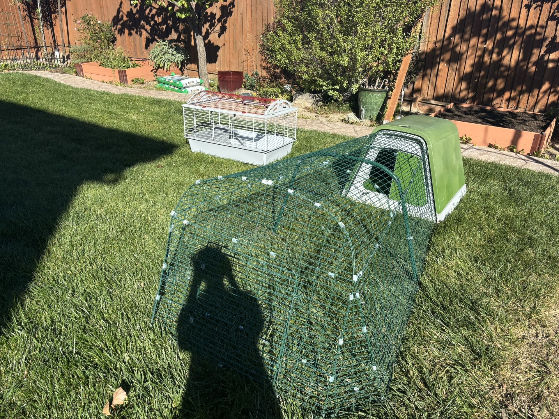 REDUCED! EGLU GO OUTDOOR GUINEA PIG/RABBIT HUTCH