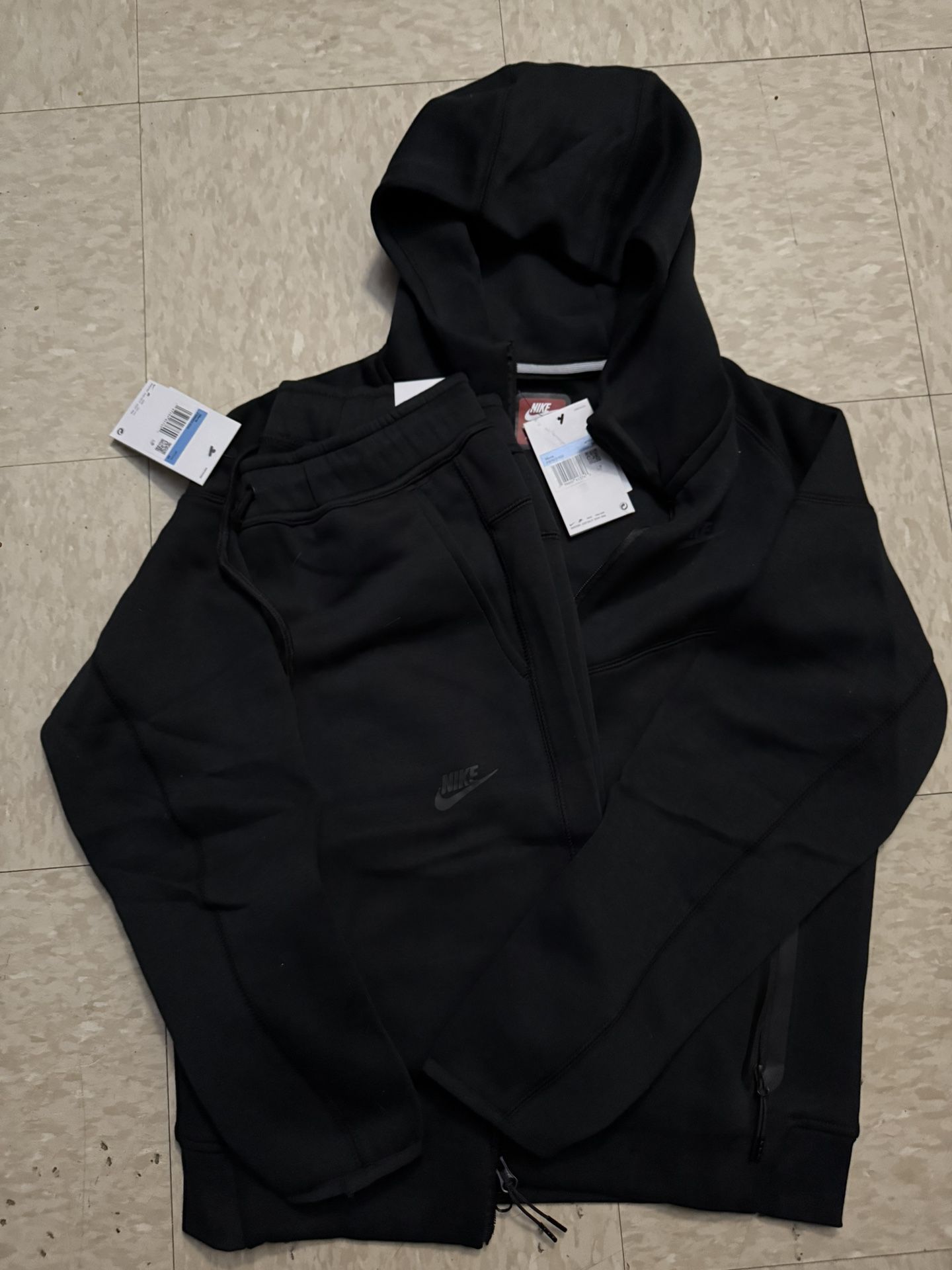 Black Nike Tech Suit