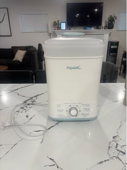 Baby bottle sterilizer