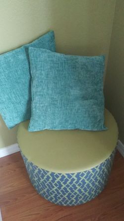 2 teal cushions. Great cond!!