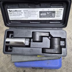 Oxygen sensor sockets