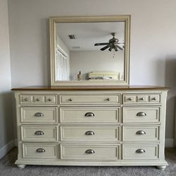 Complete Queen Bedroom Set