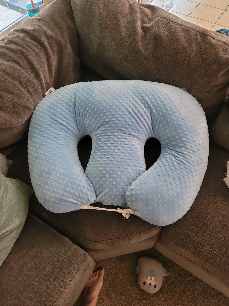 Twin Feeding Pillow 