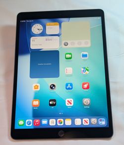 Nice APPLE iPad AIR 3 256GB WIFI 10.5 inch iOS26