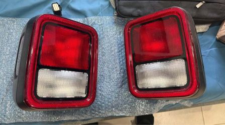 2020-2026 Jeep Gladiator Tail lights OEM