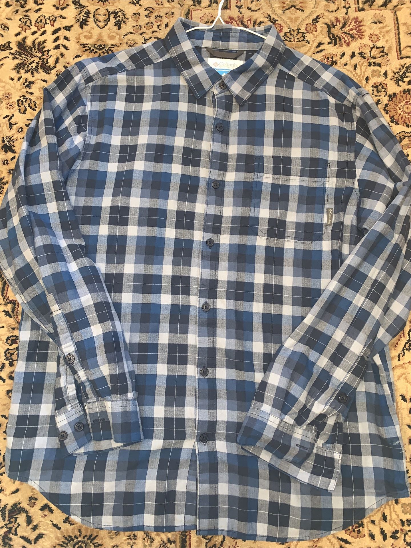 Colombia Men’s XL Blue Plaid Fannel Outdoors Button- Front Collared Shirt