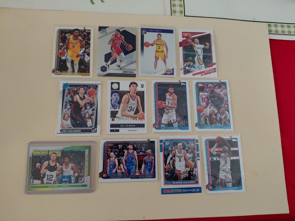 BASKETBALL CARDS