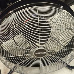 Utilitech 18inch Portable Oscillating Floor Fan⚡️