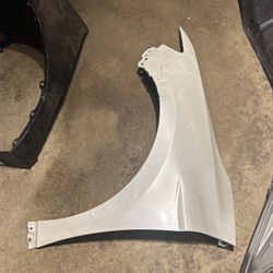 2018 - 2020 TOYOTA CAMRY FRONT DRIVER SIDE FENDER  White color  LH OEM 