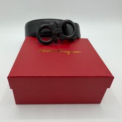 Ferragamo Belt Black Buckle Black Leather With Box. ✅ Sizes 32-34-36-38-40  High-quality black leather belt with a sleek matte black buckle. Modern an