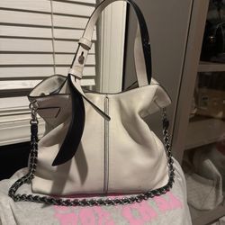 Michael Kors Leather Handbag 