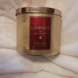Bath & Body Works 3 Wick Candle Luminous 