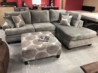 BRAND NEW CHAMPION FABRIC SECTIONAL