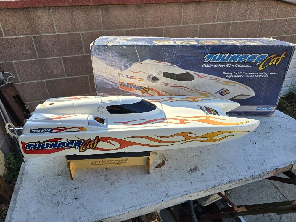 RC Boat Speed Nitro Remote Controlled Horizon Hobby Thunder Cat .32 Pro Boat