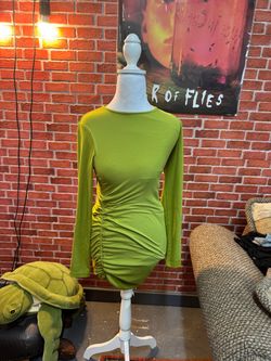 Green Ruched Long-Sleeve Mini Dress – Size S