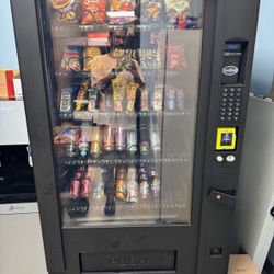 AMB350 Snacks Combo Vending Machine With Credit Card Reader 