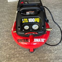3 Gallon Central Pneumatic Oilless Air compressor 