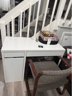 Brand new Table and Used Chair