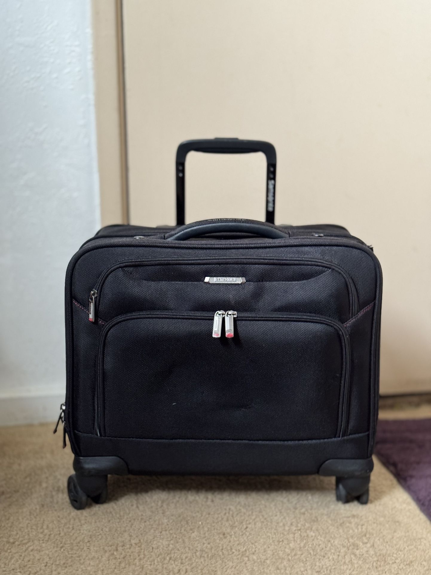 Samsonite Xenon 3.0 Spinner Mobile Office