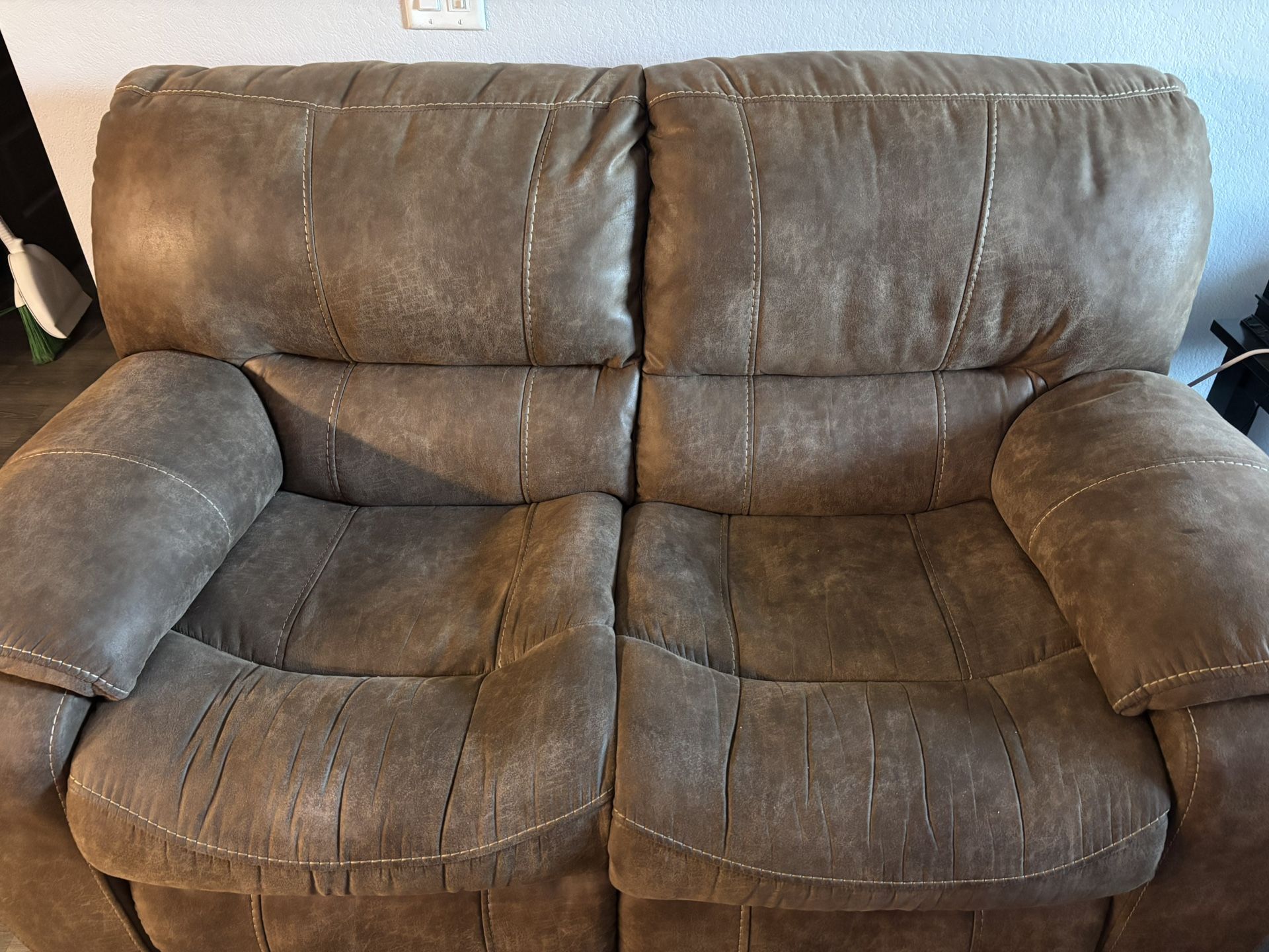 Loveseat 