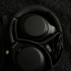 Sony XM4 Headphones (Blue)