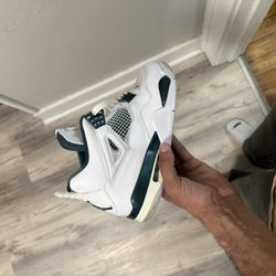 Jordan 4 Size 9 