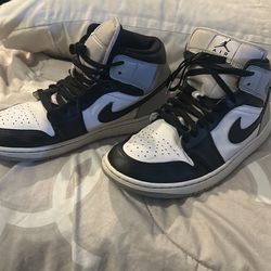 Size 11 Jordan 1 retro shadow 2013