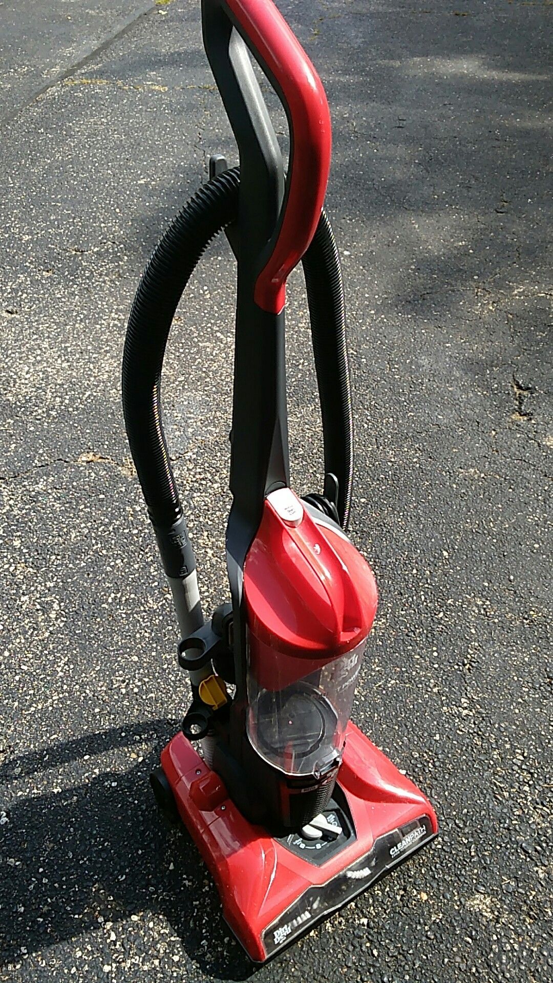 Dirt Devil Vacuum Cleaner Quick Lite Plus Bagless Corded Upright Vacuum UD70164