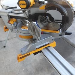 Dewalt 12" Double Bevel, Sliding, Compound Miter Saw With 6' Extendable Arm Stand.