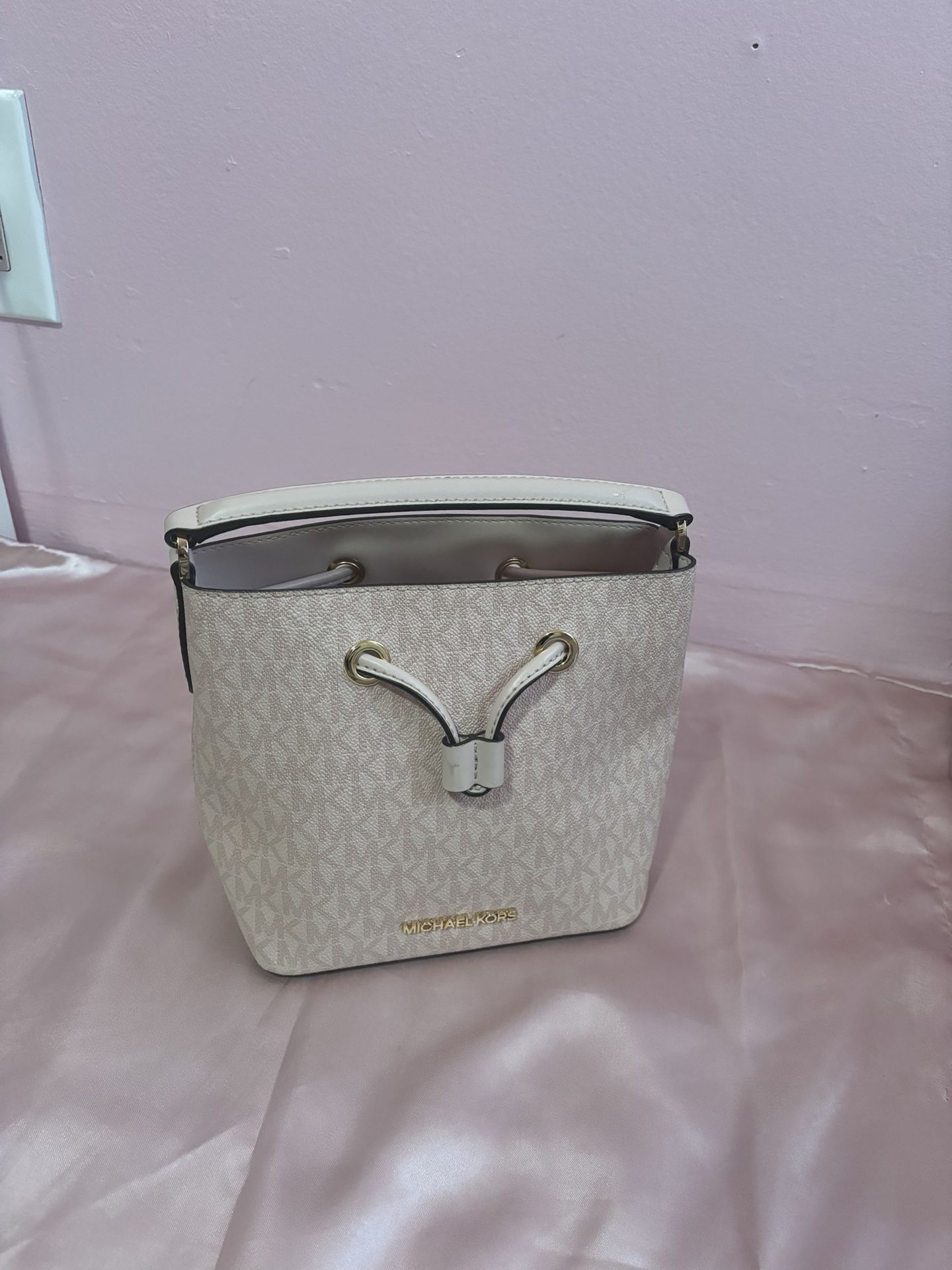Light Pink Michael Kors Handle Bag