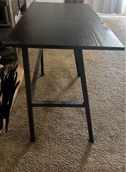 Black Desk