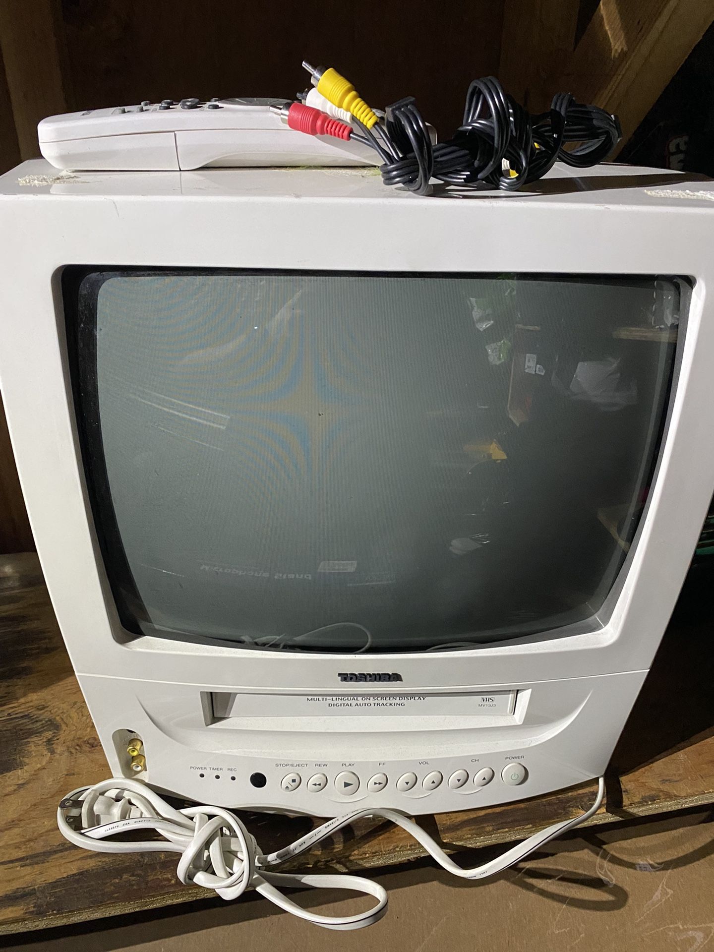 Toshiba Mv13j3 Tv Vcr Vhs Crt 13" Combo