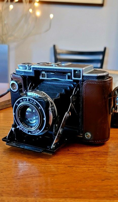 Zeiss Ikon Super Ikonta Camera