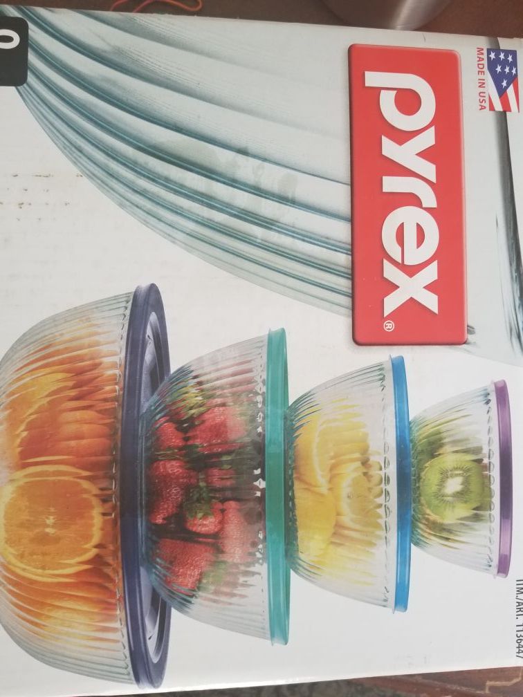 Pyrex 8 pc glass mixing bowl