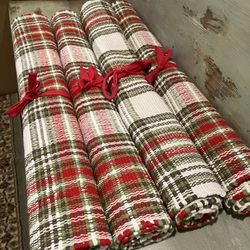 Set Of 4 New Tartan Plaid Sur La Table Christmas Throw Rugs Can Ship 