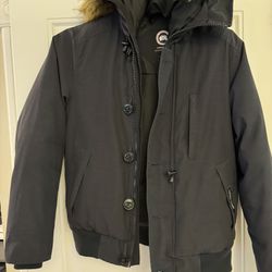 Moncler size small ( USED ) 