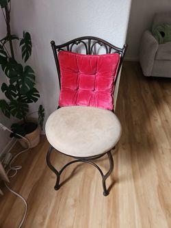 Accent chair