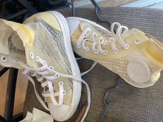 Heels size 8 converse Sz 7